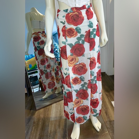 Forever 21 Floral Skirt Front Slit Red/White sz XS - Picture 2 of 2